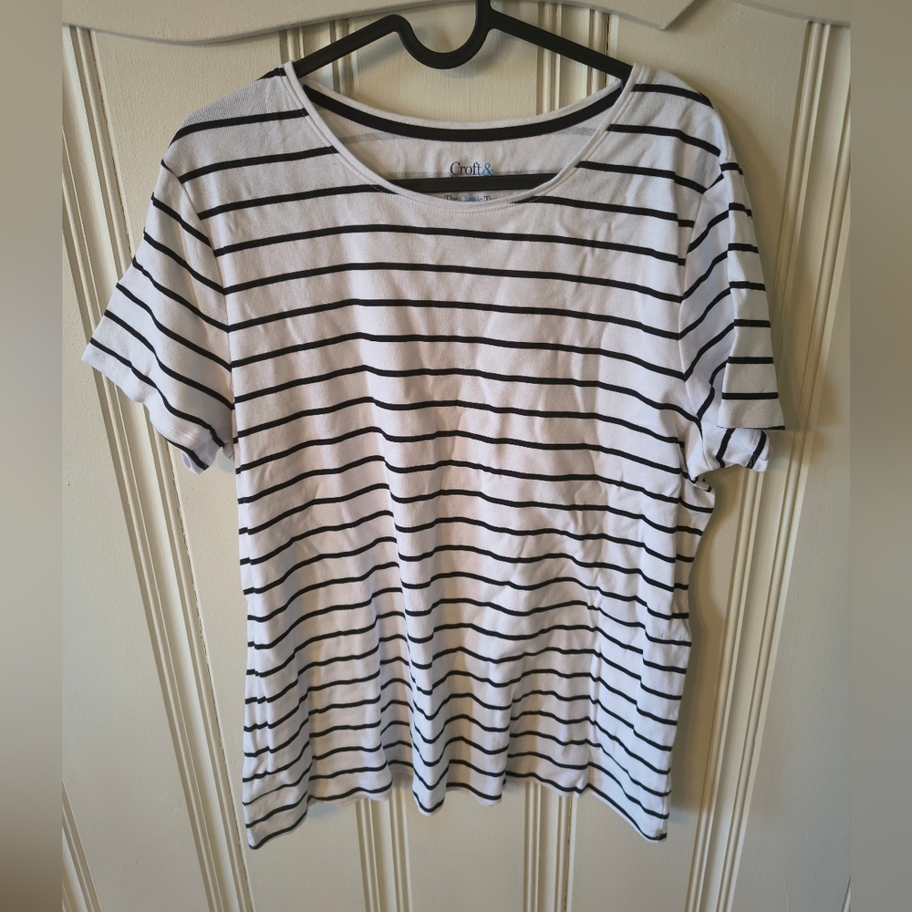 Croft & Barrow Black and White Striped Tee